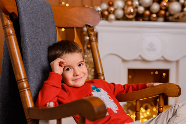 Детски фотосесии - Коледна фотосесия на Косе, мама и татко 2