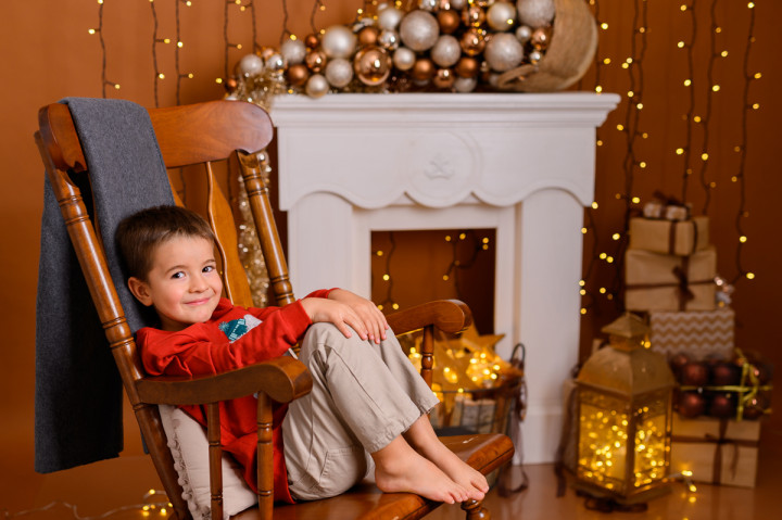 Детски фотосесии - Коледна фотосесия на Косе, мама и татко 3