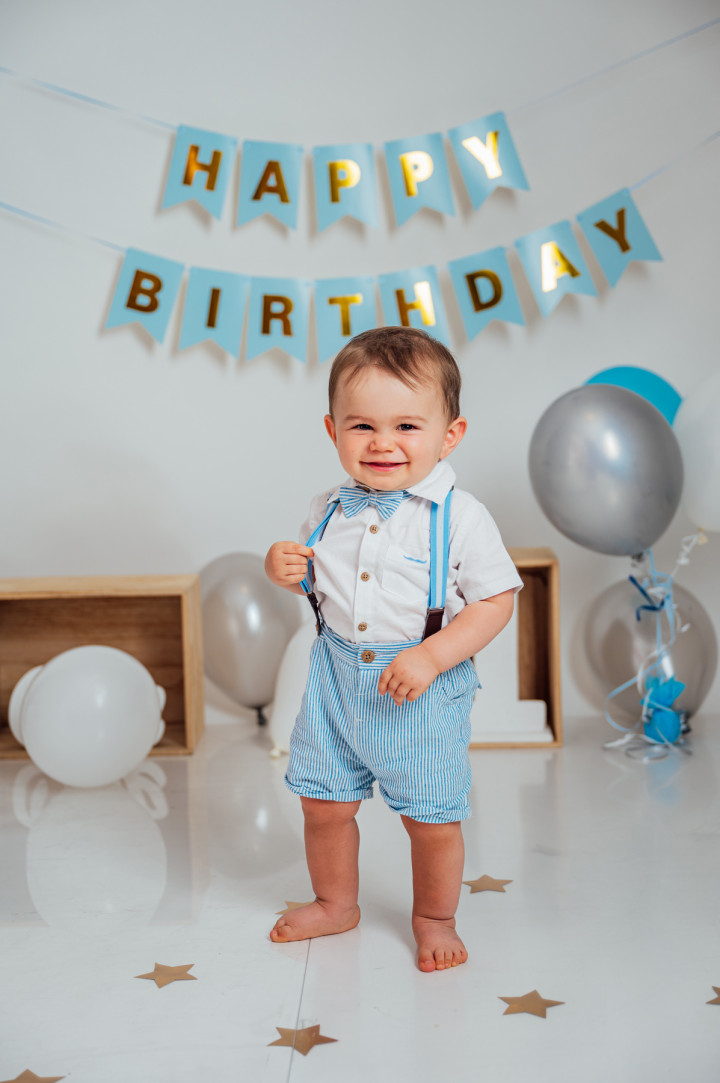 Детски фотосесии - Ванко smash cake 2