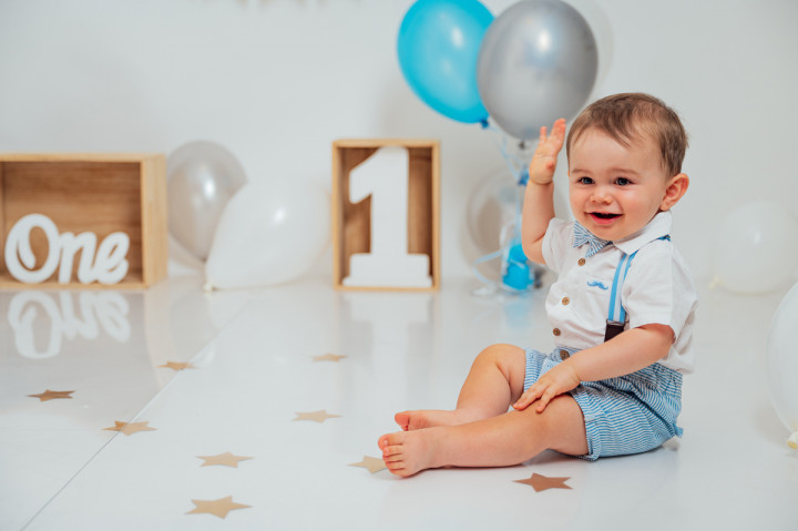 Детски фотосесии - Ванко smash cake 6