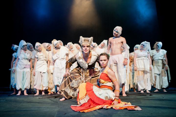 Театър - "Бурята" 2