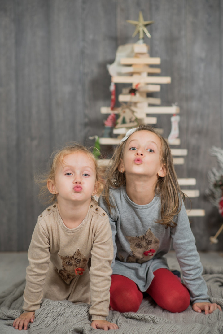 Детски фотосесии - Коледна фотосесия на Калина и Деа 5