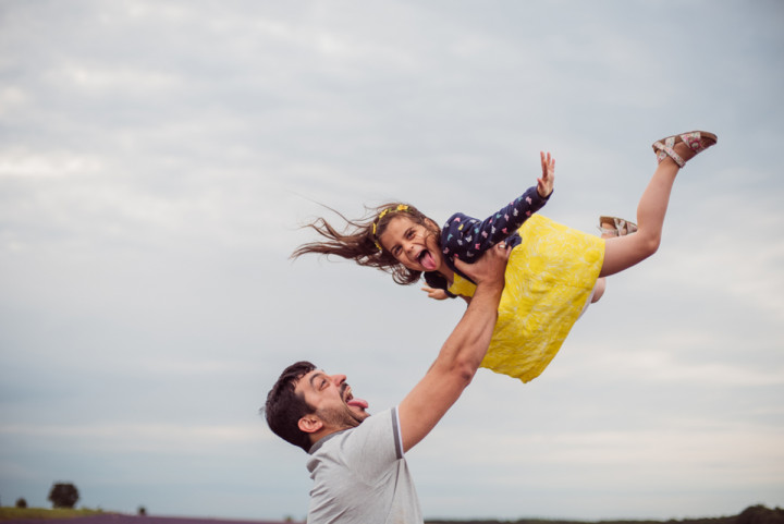 Детски фотосесии - Дария в лавандула 6